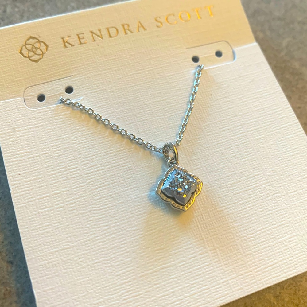 Kendra Scott Mallory Pendant Necklace in Silver